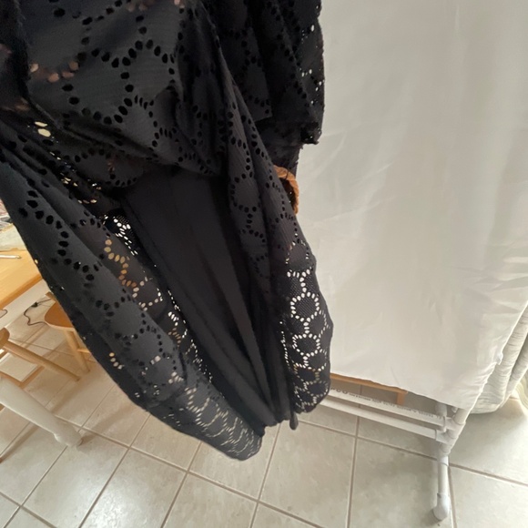 No Boundaries Lace dress - Picture 8 of 8